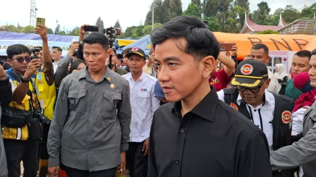 Gibran Datang ke Arosuka, Tinjau Sejumlah Titik yang Diterjang Galodo